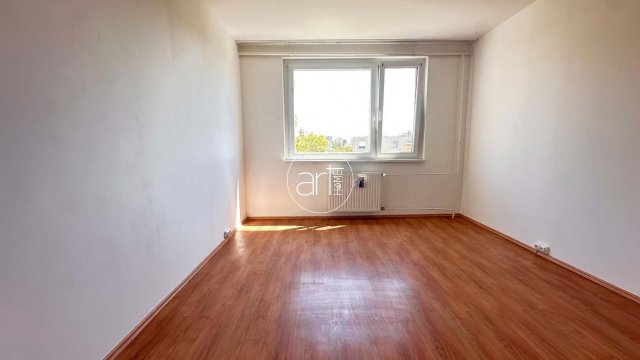 Kiadó panellakás, albérlet, Szegeden, Szilléri sugárúton