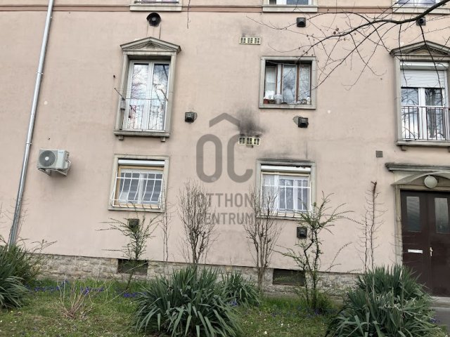 Eladó téglalakás, Pécsett 27.3 M Ft, 1 szobás