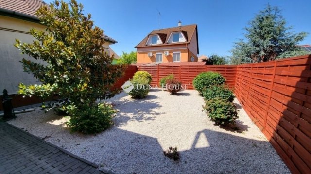 Eladó ikerház, Érden 115 M Ft, 5 szobás / költözzbe.hu