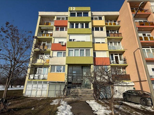 Eladó panellakás, Szentendrén 57.9 M Ft, 2 szobás