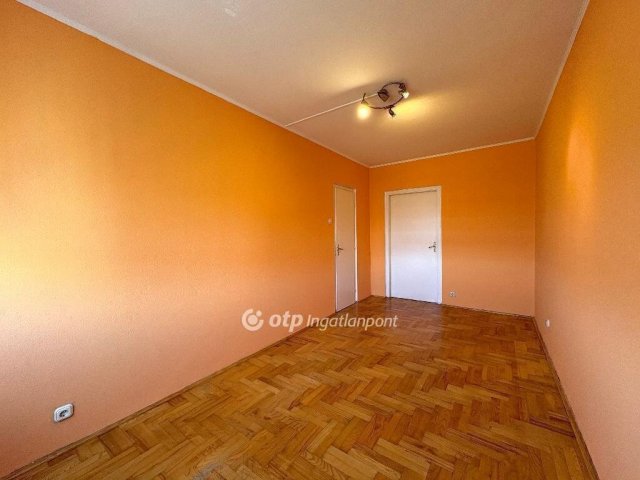 Eladó panellakás, Budapesten, VIII. kerületben 84.9 M Ft