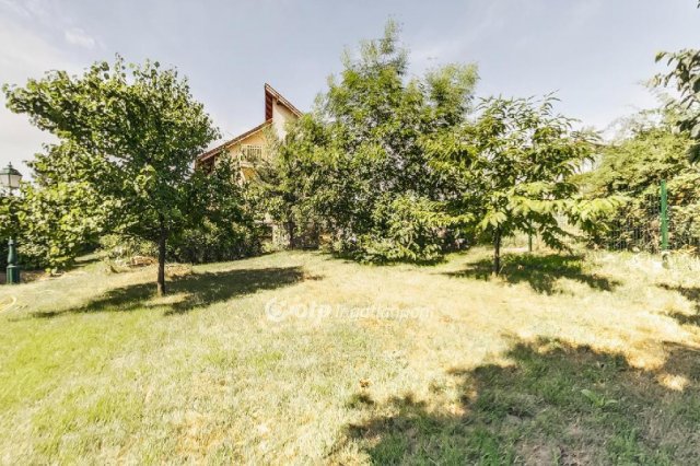 Eladó családi ház, Nadapon 239 M Ft, 5+1 szobás