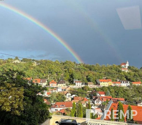 Eladó téglalakás, Pécsett 49.9 M Ft, 2 szobás