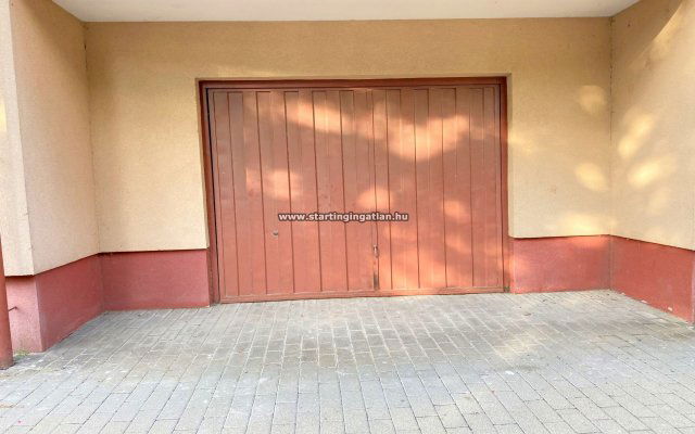 Eladó garázs, Budapesten, XV. kerületben, Szilas parkban