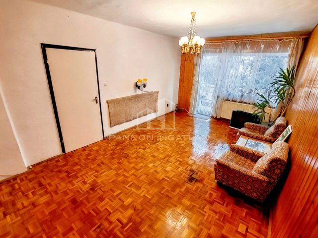 Eladó téglalakás, Veszprémben 79.8 M Ft, 3 szobás