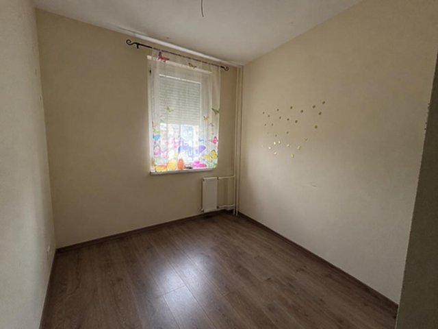 Eladó panellakás, Budapesten, III. kerületben 74.9 M Ft