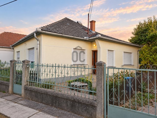 Eladó családi ház, Adácson 29 M Ft, 3 szobás