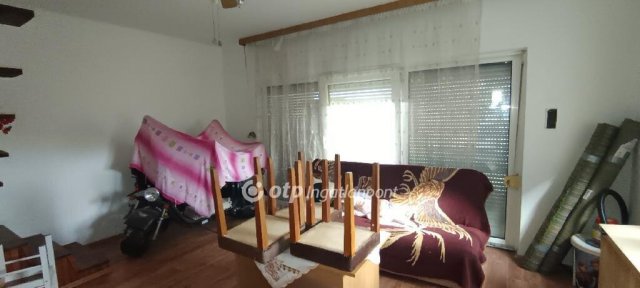 Eladó családi ház, Szigetszentmiklóson 117 M Ft, 3 szobás