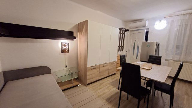 Kiadó sorház, albérlet, Pécsett 100 E Ft / hó, 1 szobás