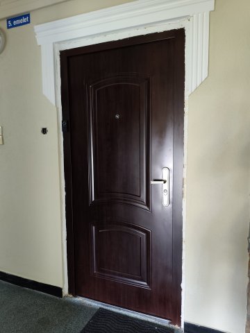 Eladó panellakás, Egerben 39.5 M Ft, 3+2 szobás