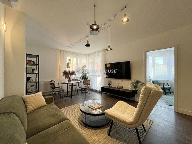 Eladó téglalakás, Budapesten, VIII. kerületben 92.89 M Ft