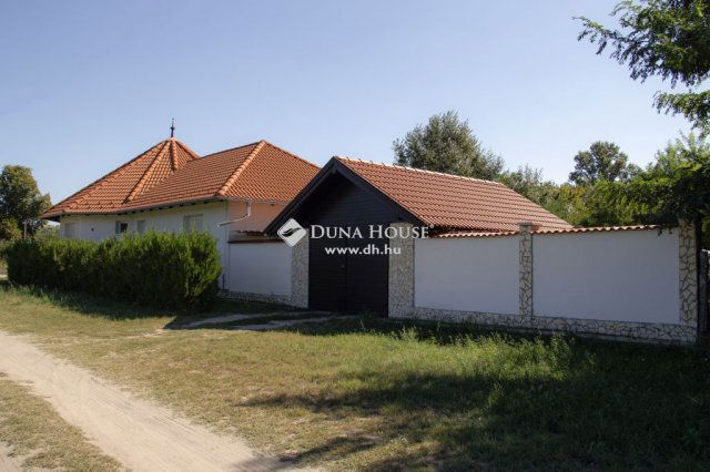 Eladó családi ház, Kecskeméten 129.8 M Ft, 5 szobás