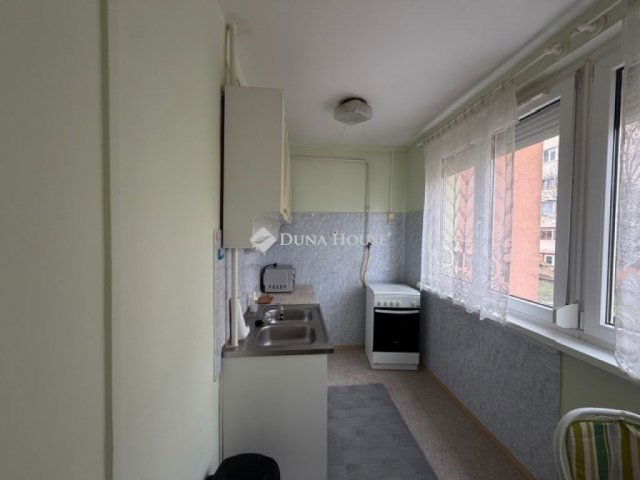 Eladó panellakás, Kecskeméten 53 M Ft, 2 szobás