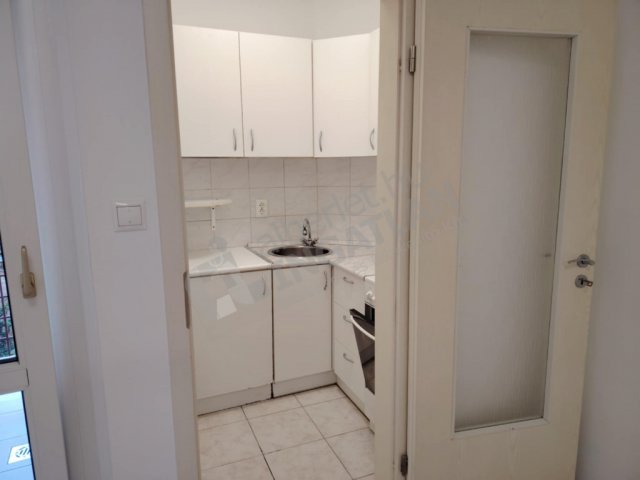 Eladó téglalakás, Budapesten, VIII. kerületben, Orczy téren