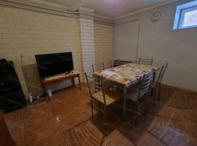 Eladó családi ház, Törökszentmiklóson 9.35 M Ft, 2 szobás