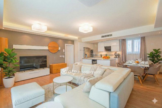 Eladó nyaraló, Csopakon 315 M Ft, 3+1 szobás