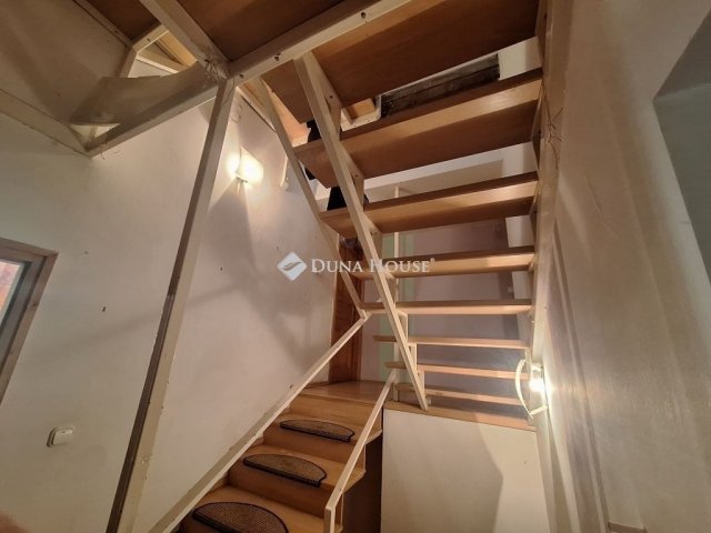 Eladó családi ház, Szombathelyen 110 M Ft, 5 szobás