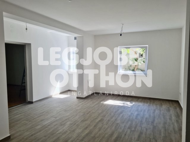 Eladó családi ház, Cegléden 59.9 M Ft, 3 szobás