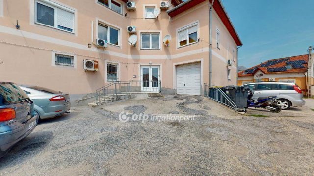 Eladó téglalakás, Mezőkövesden 24.9 M Ft, 2 szobás