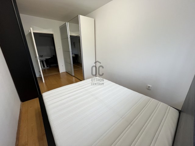 Kiadó panellakás, albérlet, Debrecenben 180 E Ft / hó, 2 szobás