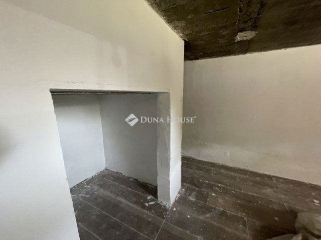 Eladó családi ház, Szigetszentmiklóson 57.5 M Ft, 2 szobás