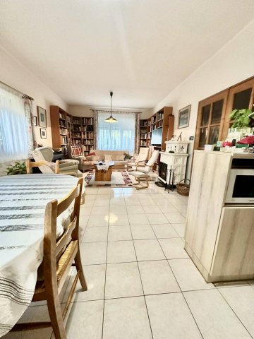 Eladó családi ház, Pécsett 119 M Ft, 5+1 szobás
