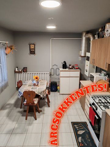 Eladó családi ház, Kengyelen 21.49 M Ft, 2 szobás