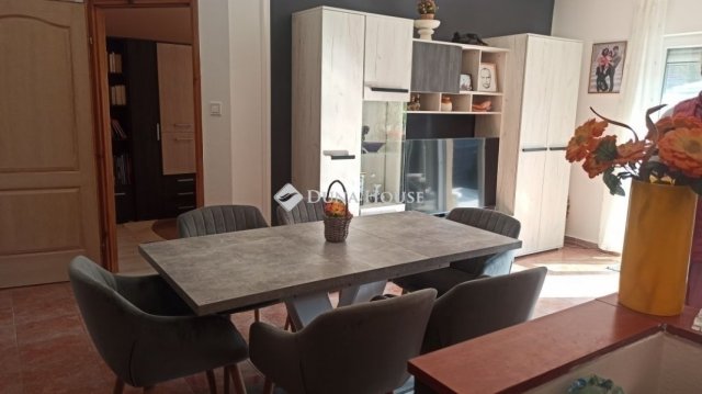 Eladó ikerház, Szigetszentmiklóson 84.9 M Ft, 3 szobás