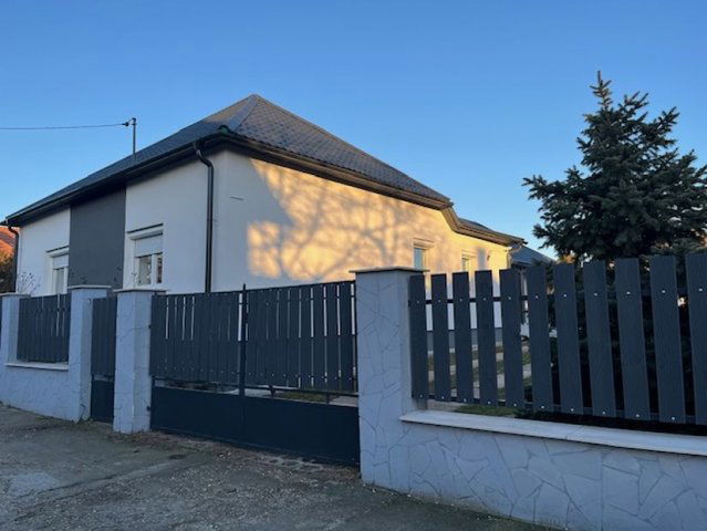Eladó családi ház, Taksonyon 74.5 M Ft, 4 szobás