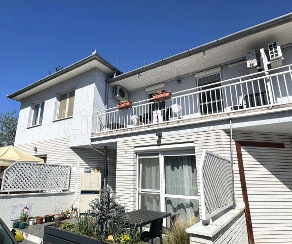 Eladó téglalakás, Győrött 89.9 M Ft, 3 szobás