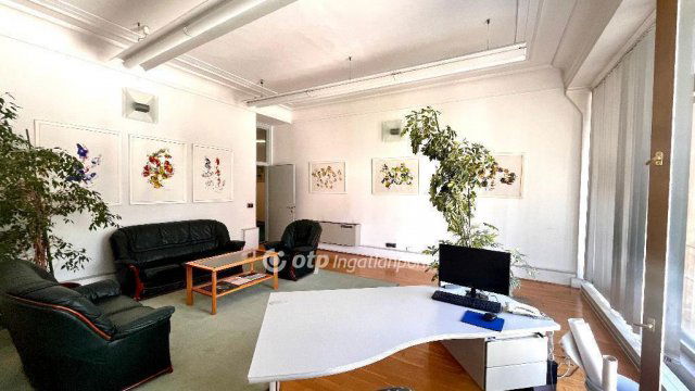 Eladó téglalakás, Budapesten, V. kerületben 570 M Ft, 8 szobás