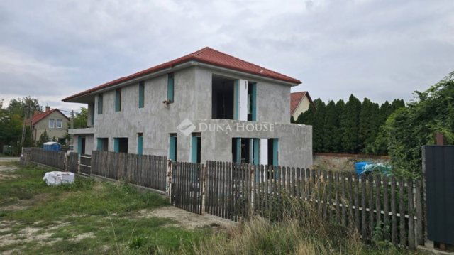 Eladó ikerház, Gyálon 112.99 M Ft, 5 szobás