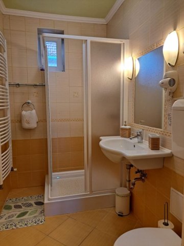 Eladó hotel, Gyulán 149 M Ft, 6+1 szobás / költözzbe.hu