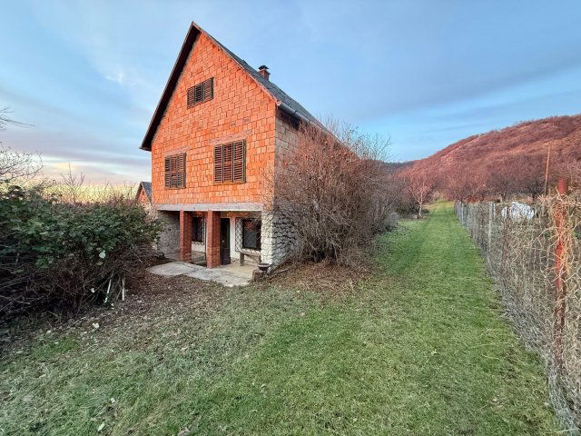 Eladó családi ház, Csákberényben 22.4 M Ft, 2 szobás