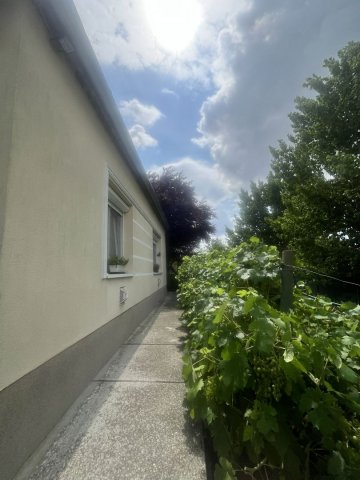 Eladó családi ház, Vámosszabadin 69.5 M Ft, 3 szobás