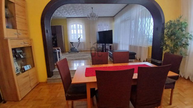 Eladó családi ház, Budaörsön 359 M Ft, 7 szobás