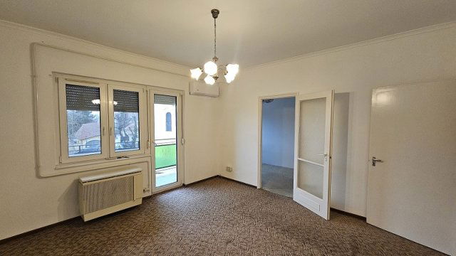 Kiadó téglalakás, albérlet, Gyulán, Városház utcában