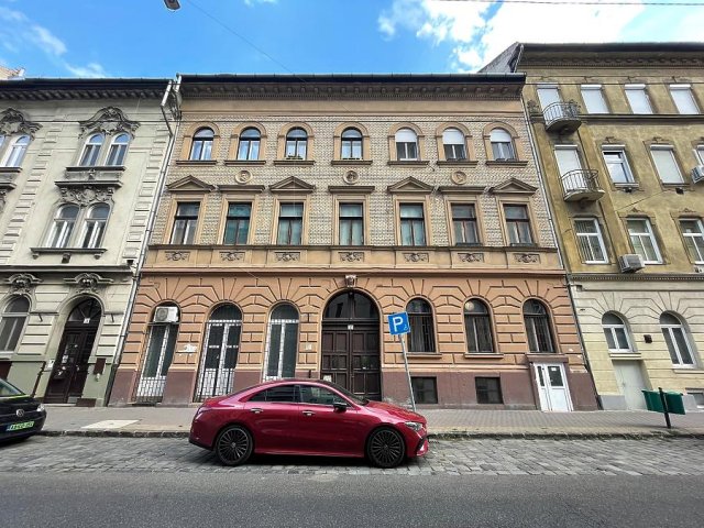 Eladó téglalakás, Budapesten, VII. kerületben, Dembinszky utcában