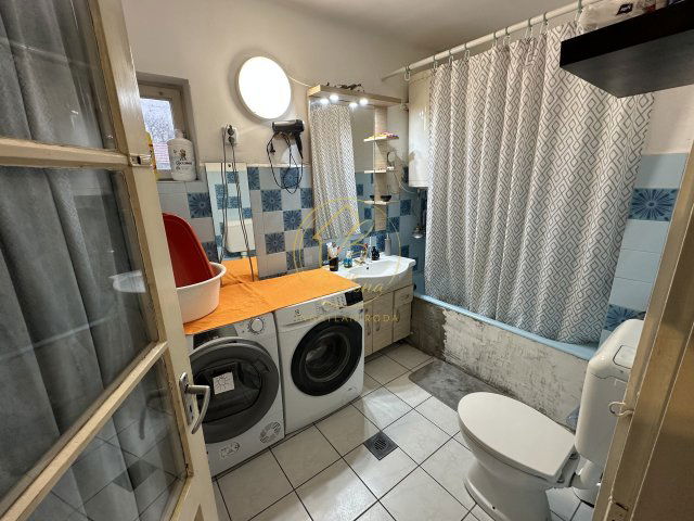 Eladó családi ház, Pécsett 54.9 M Ft, 3 szobás