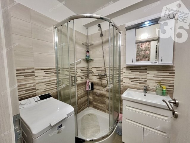 Eladó panellakás, Kecskeméten 49.99 M Ft, 2 szobás