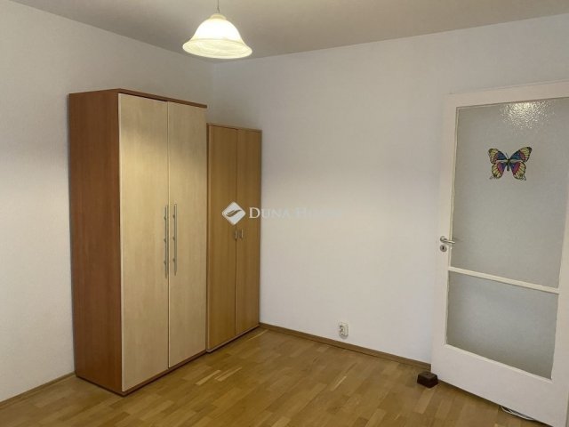 Eladó panellakás, Budapesten, III. kerületben 73.9 M Ft, 2 szobás