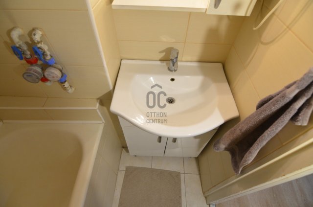 Eladó téglalakás, Győrött 55 M Ft, 2 szobás