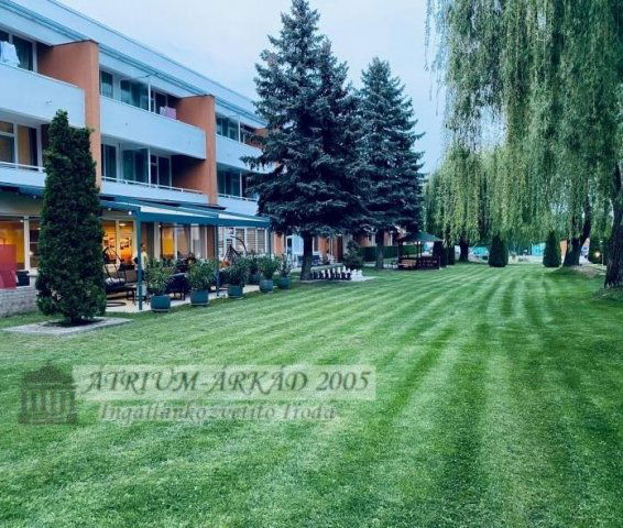 Eladó hotel, Zalakaroson 1450 M Ft, 46 szobás