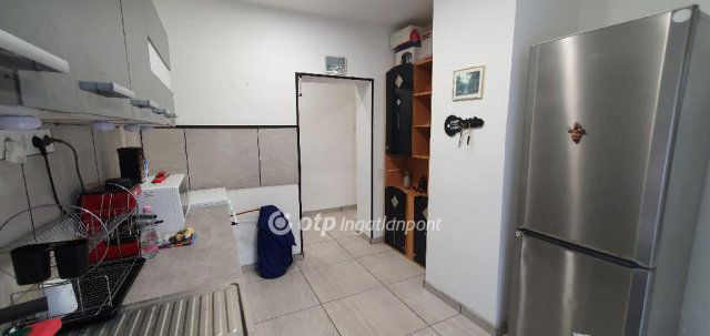 Eladó téglalakás, Ajkán 24.9 M Ft, 1+1 szobás