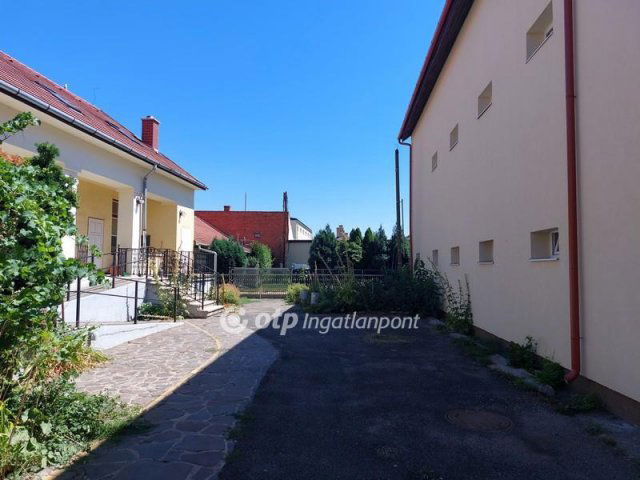 Eladó téglalakás, Sárospatakon 27 M Ft, 2 szobás