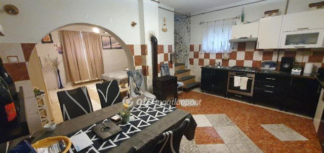 Eladó családi ház, Veszprémben 61.9 M Ft, 2+2 szobás