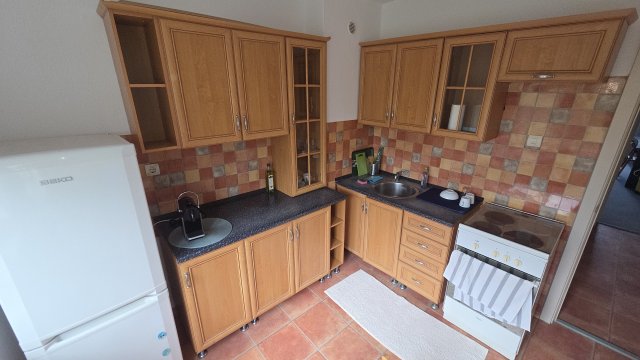 Eladó panellakás, Székesfehérvárott 42 M Ft, 2 szobás