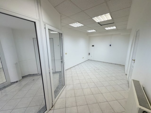 Kiadó üzlethelyiség, Kaposváron, Zárda utcában 42 E Ft / hó