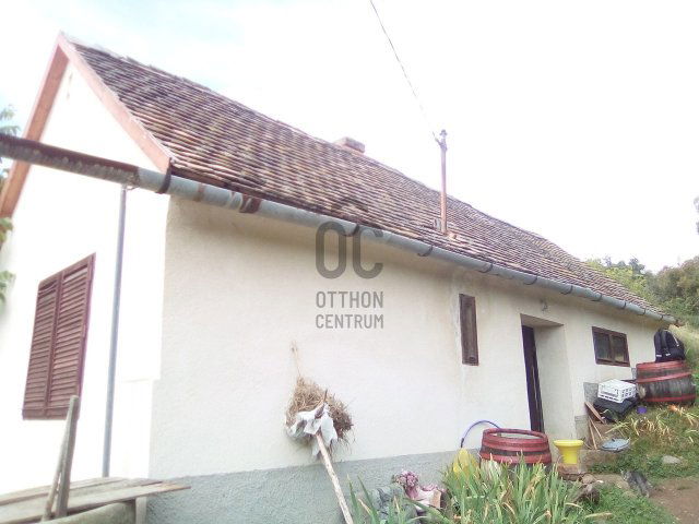 Eladó nyaraló, Cserkúton 27.5 M Ft, 2 szobás