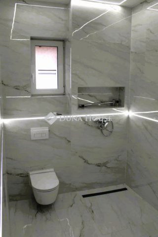 Eladó családi ház, Budakalászon 219 M Ft, 4 szobás